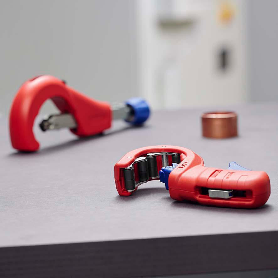 KNIPEX Rohrabschneider TubiX® 6-35 mm – QuickLock-Einhandschnellfixierung für Kupfer, Messing, Edelstahl