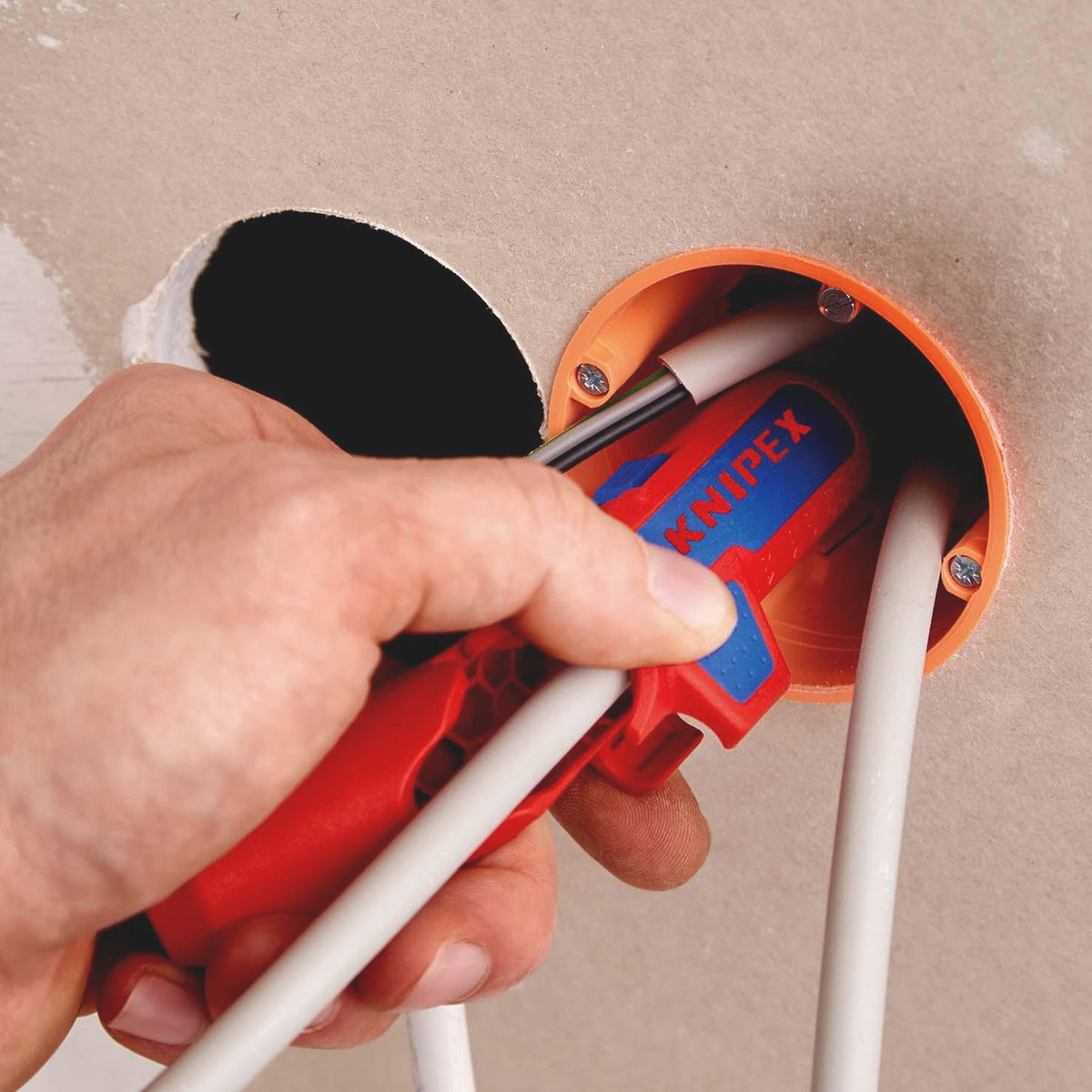 KNIPEX ErgoStrip® Universal-Abmantelungswerkzeug 130 mm für Rund-, Feuchtraum- und Datenkabel