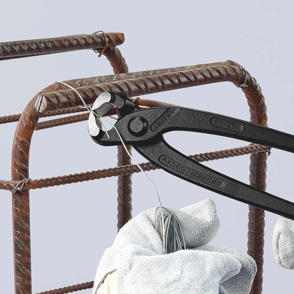 KNIPEX Monierzange 220 mm poliert schwarz atramentiert – Zum Verdrillen und Schneiden von Bindedraht