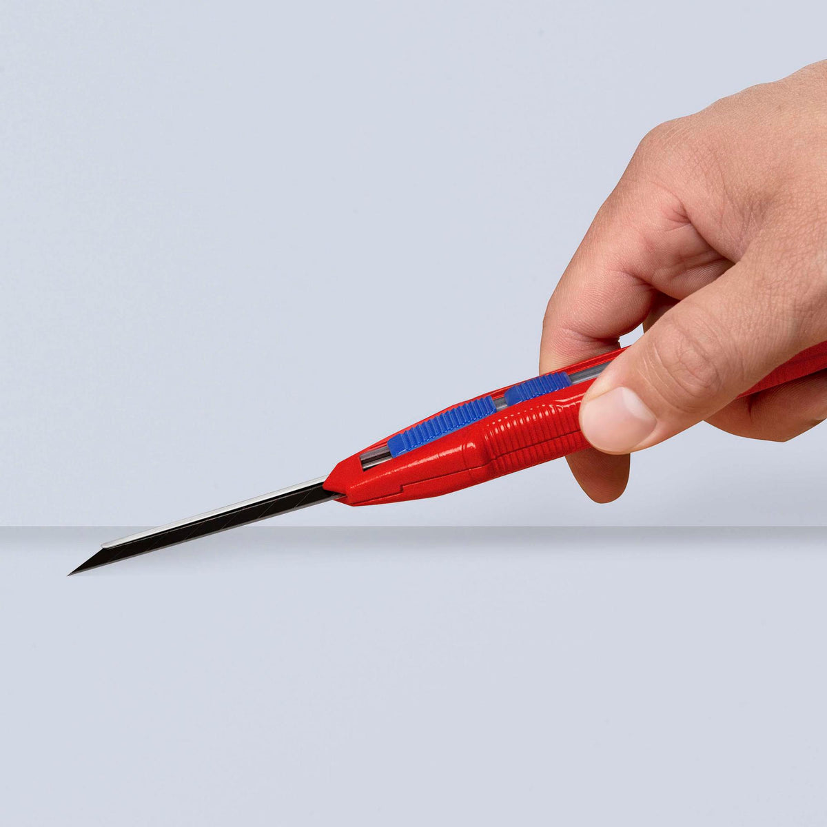 KNIPEX CutiX® Cuttermesser 18 mm Klingenbreite mit Klingenstabilisierung, Magnesiumgehäuse