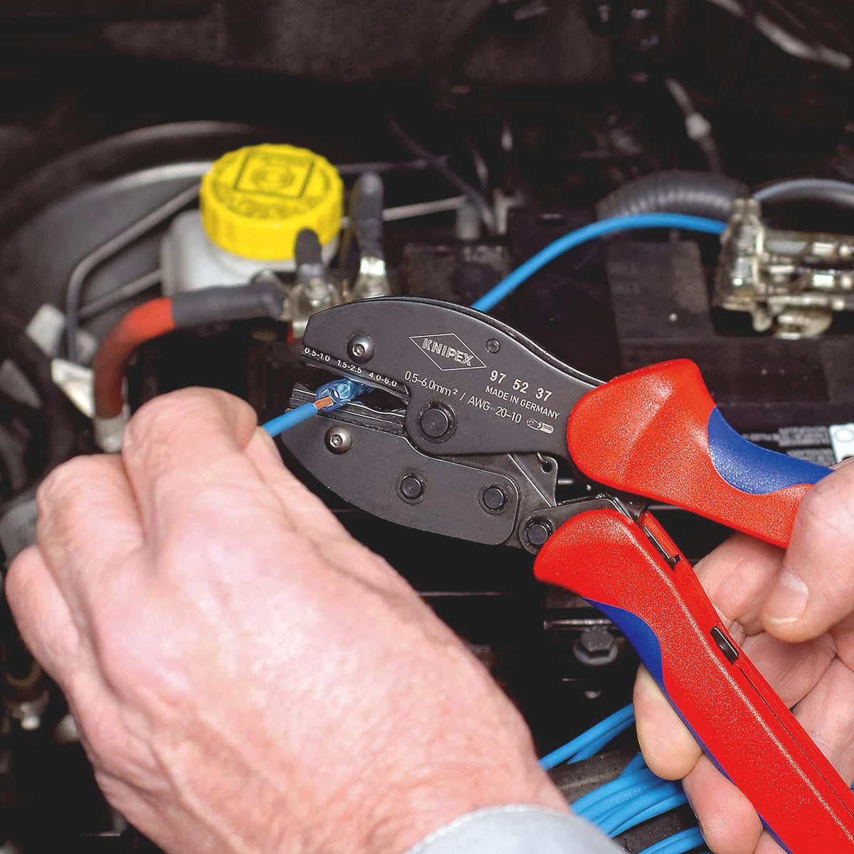 KNIPEX Crimpzange PreciForce® 220 mm für 0,5–6 mm² – Einhandbedienung, Präzisionsprofile