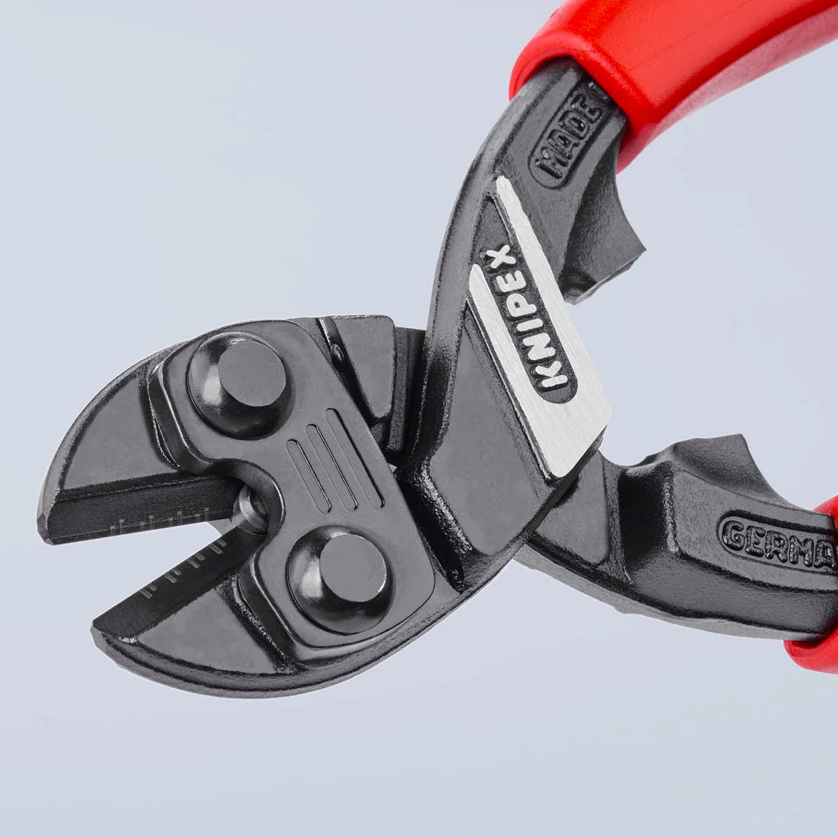 KNIPEX Kompaktbolzenschneider CoBolt 200 mm mit Mehrkomponenten-Hüllen und Aussparung