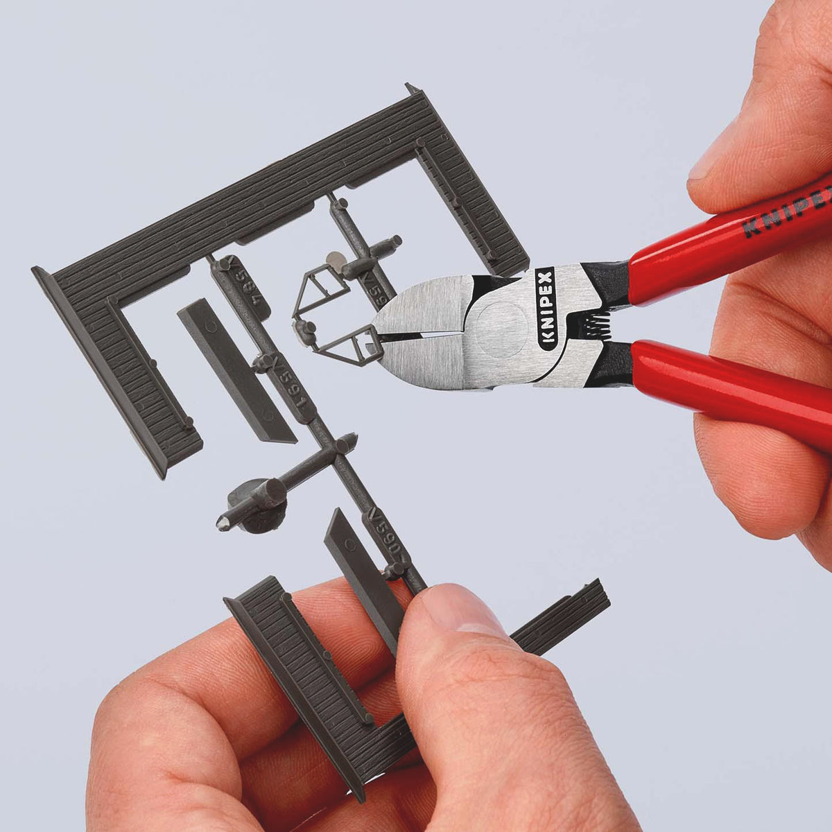 KNIPEX Seitenschneider für Kunststoffe 180 mm mit Kunststoffüberzug und Öffnungsfeder