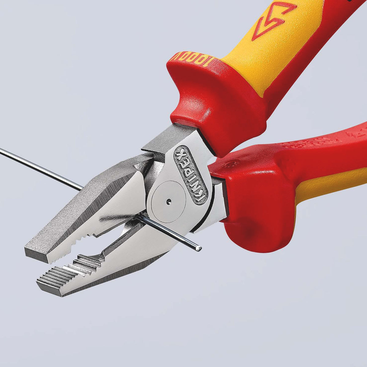 KNIPEX Kraftkombizange VDE 180 mm – 35 % Kraftersparnis, verchromt, Mehrkomponenten-Griff