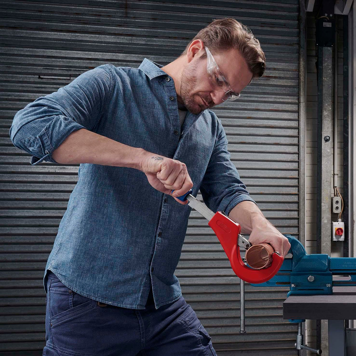 KNIPEX Rohrabschneider TubiX® 6-35 mm – QuickLock-Einhandschnellfixierung für Kupfer, Messing, Edelstahl