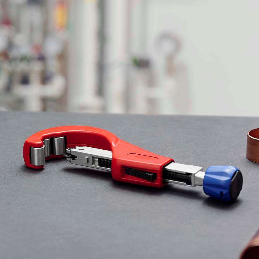 KNIPEX Rohrabschneider TubiX® 6-35 mm – QuickLock-Einhandschnellfixierung für Kupfer, Messing, Edelstahl