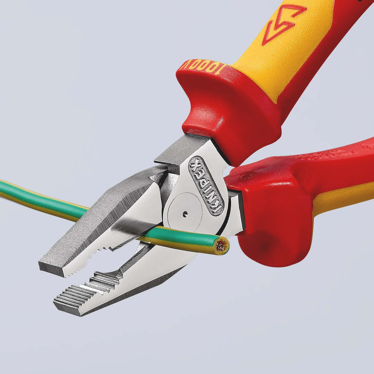 KNIPEX Kraftkombizange VDE 180 mm – 35 % Kraftersparnis, verchromt, Mehrkomponenten-Griff
