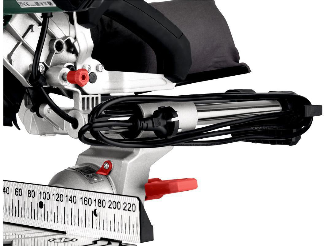 METABO Kapp- und Gehrungssäge KGS 216 M mit Zugfunktion, 1500 W, 216 mm Sägeblatt