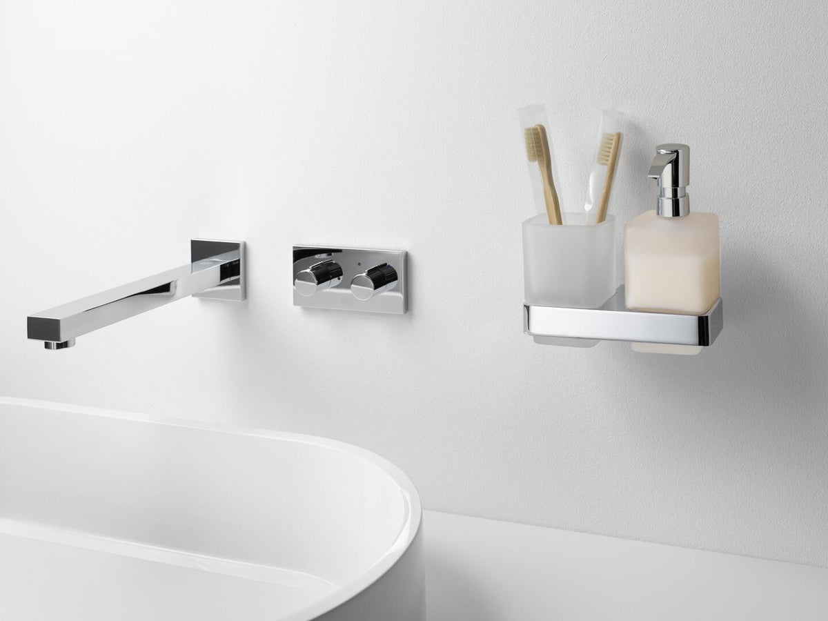 EMCO Glashalter/Seifenspender loft 00100 – 2 Gläser, satiniertes Kristallglas, Chrom, Wandmontage