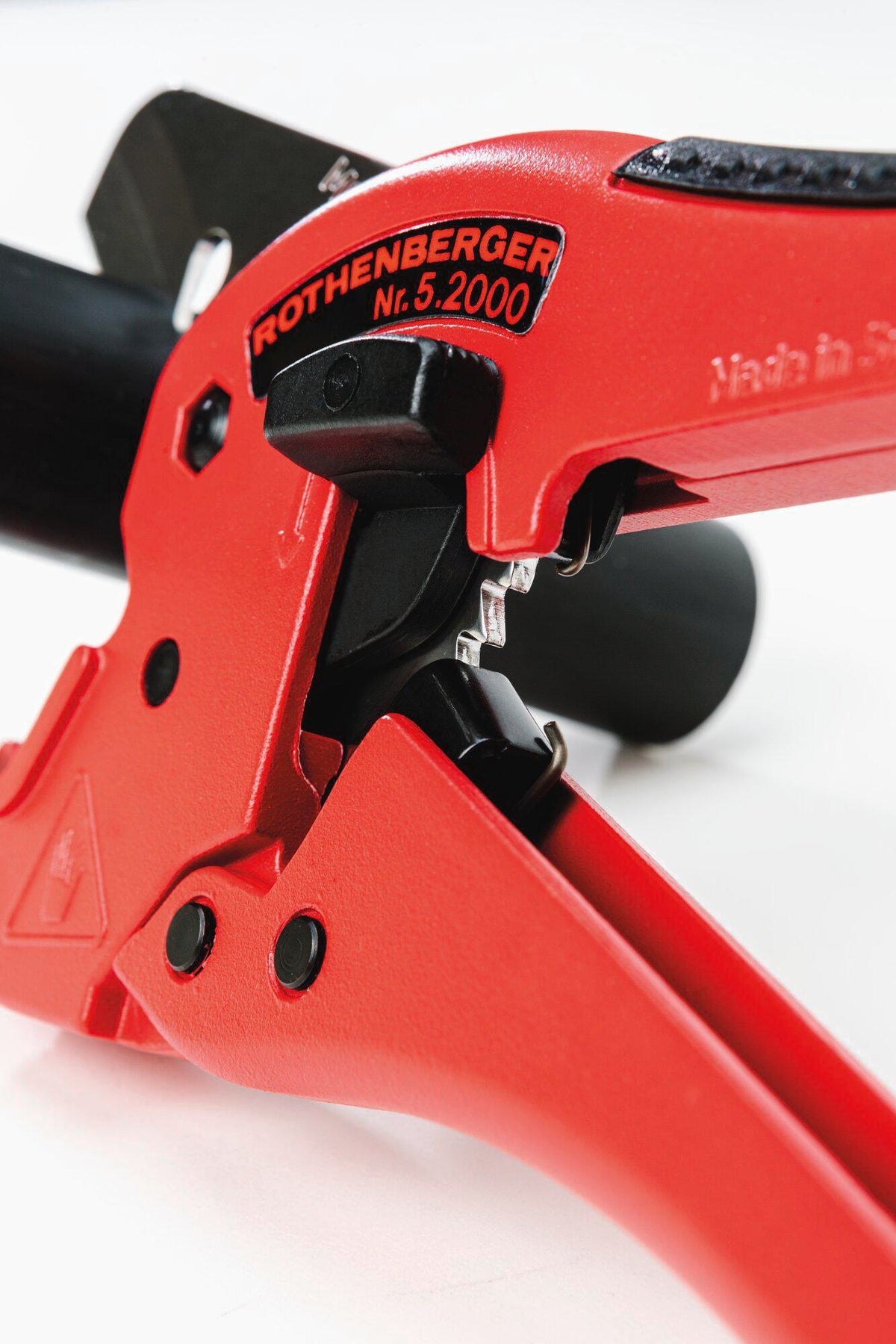 ROTHENBERGER ROCUT® TC 63 Professional Kunststoffschere für PP/PE/PB/PEX/PVDF Rohre 0-63 mm