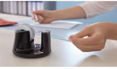 tesa Tischabroller Easy Cut Compact 53827-00000 schwarz mit Klebefilm, Wellenmesser und Stop Pad