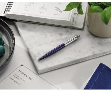 Parker Jotter C.C. Kugelschreiber Edelstahl blau 1 mm M – Stilikone mit Geschenkbox