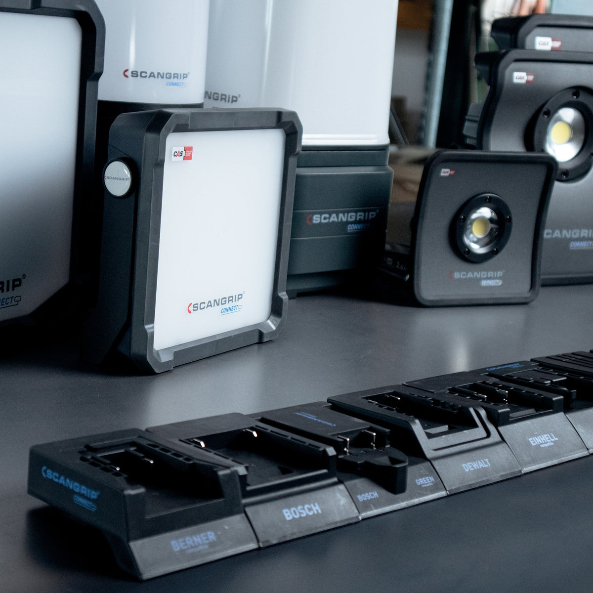 SCANGRIP Akku-Adapter SMART CONNECTOR für Bosch/Ampshare – 18-V-Akkus an CONNECT-Leuchten