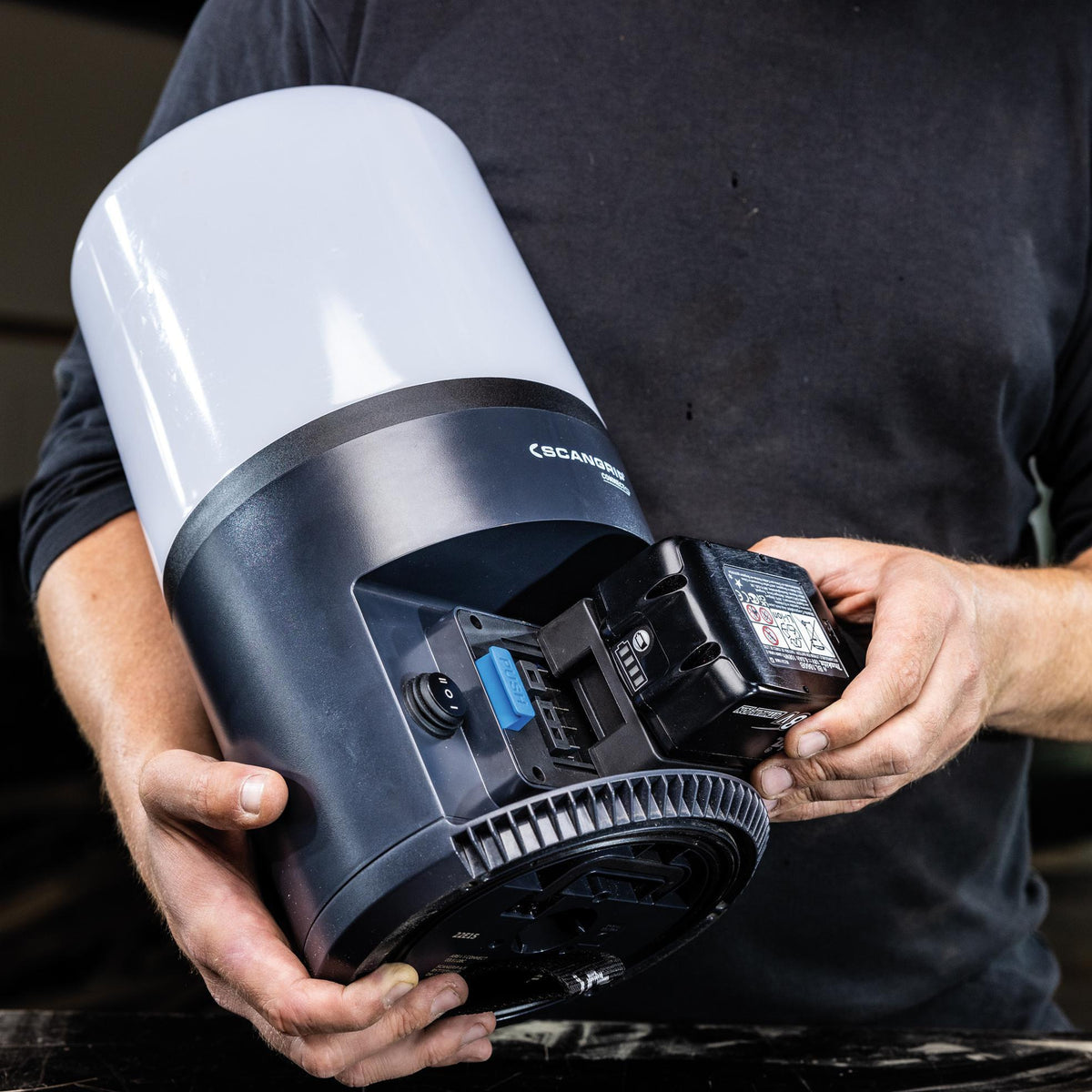 SCANGRIP LED-Strahler AREA 10 CONNECT 84 W 1000-10000 lm IP65 – 360° Arbeitsleuchte mit App-Steuerung