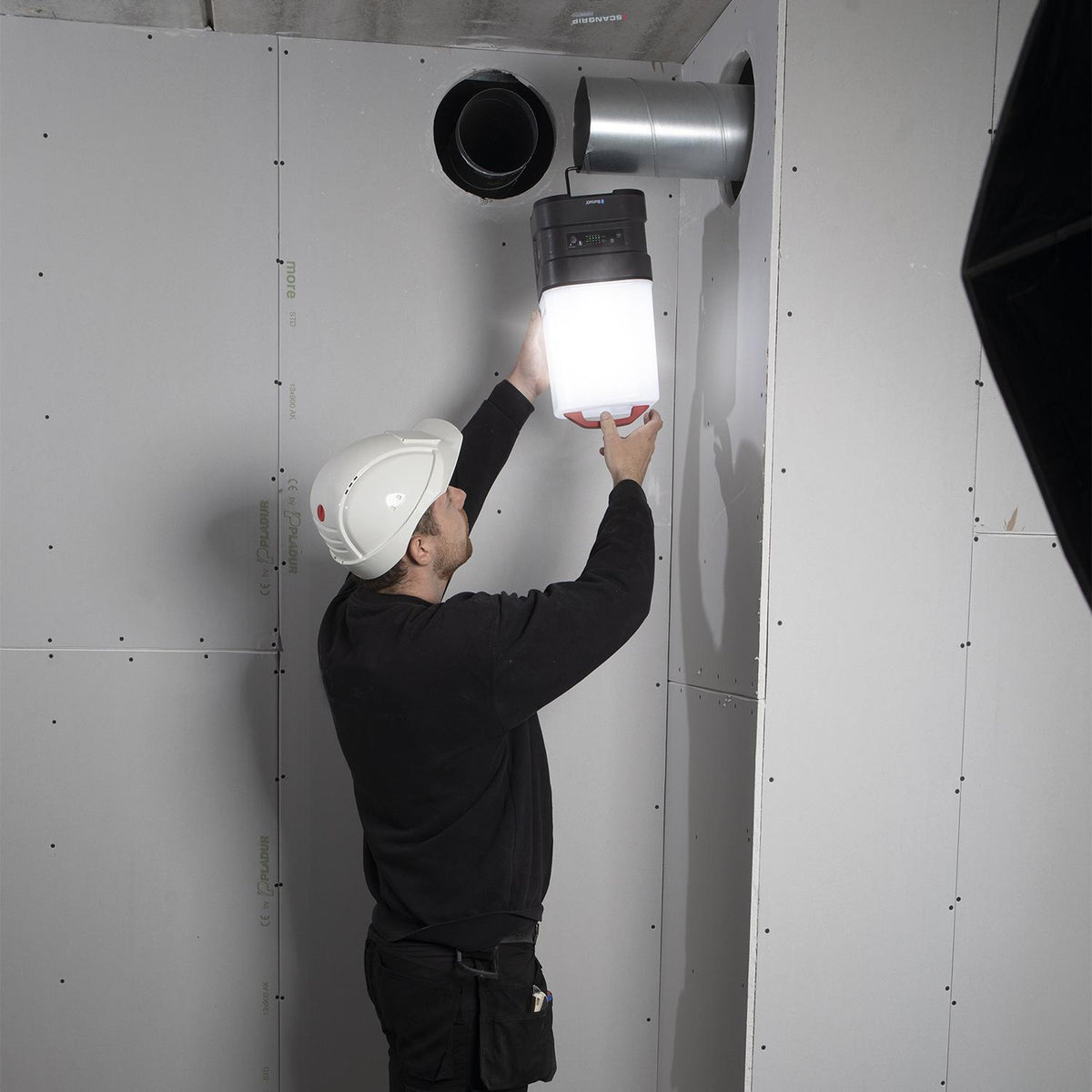SCANGRIP LED-Strahler AREA 10 CONNECT 84 W 1000-10000 lm IP65 – 360° Arbeitsleuchte mit App-Steuerung