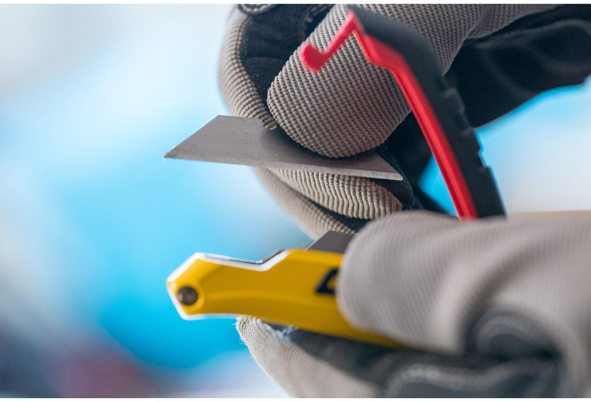 STANLEY FATMAX® Klappmesser 140 mm mit einziehbarer Klinge und Kunststoffgehäuse