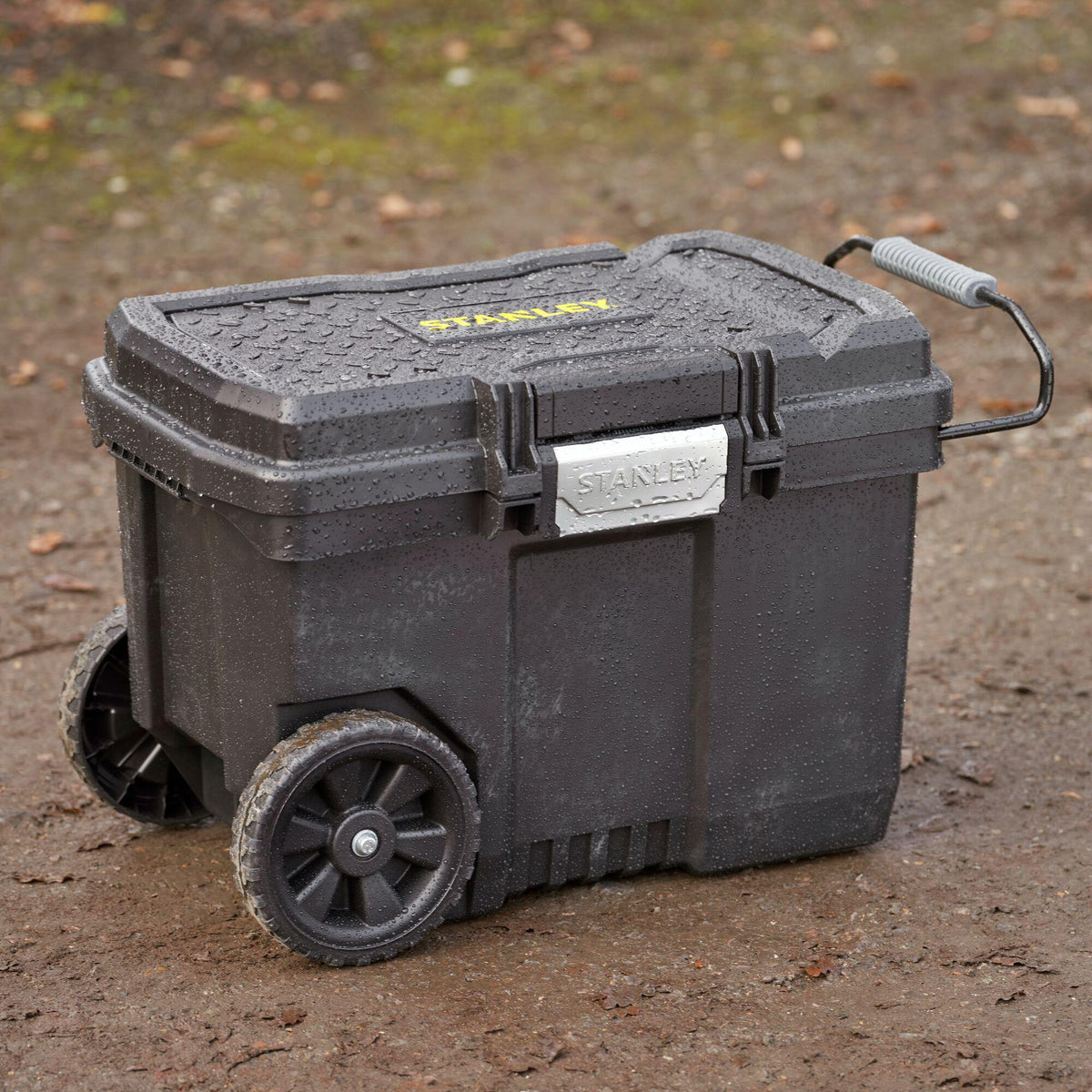 STANLEY Montagebox fahrbar 52 l mit Teleskopgriff und IP53-Schutz