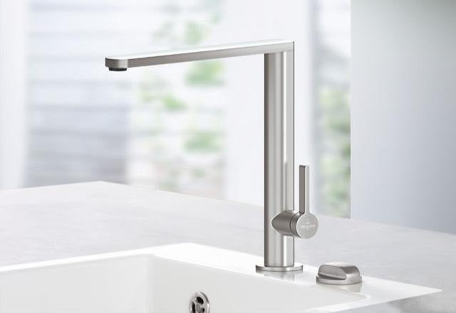 Villeroy & Boch Finera Küchenarmatur 927000 – Einhand-Spültischbatterie in Gold, Edelstahl, 360° schwenkbar