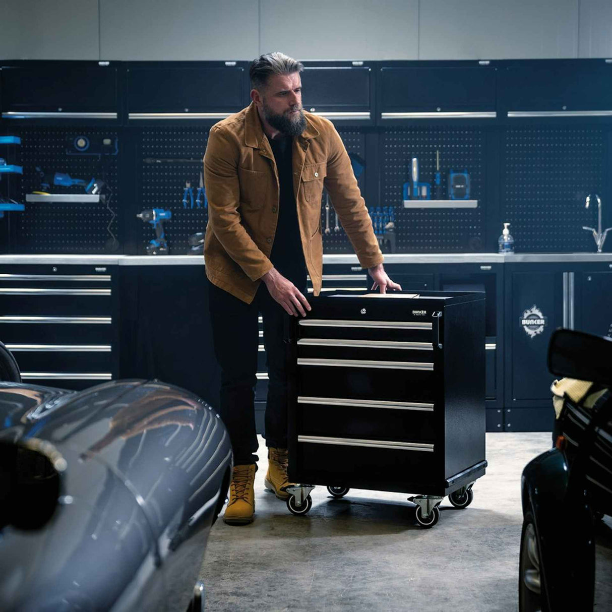 BUNKER 61cm tiefe Männerküche Werkstatteinrichtung Set mit Arbeitsplatte aus Edelstahl, 25tlg - 561302