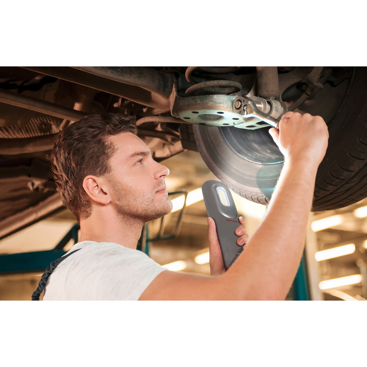 Kraftwerk LED Akku Handlampe COMPACT 600, 180° schwenkbar, magnetisch