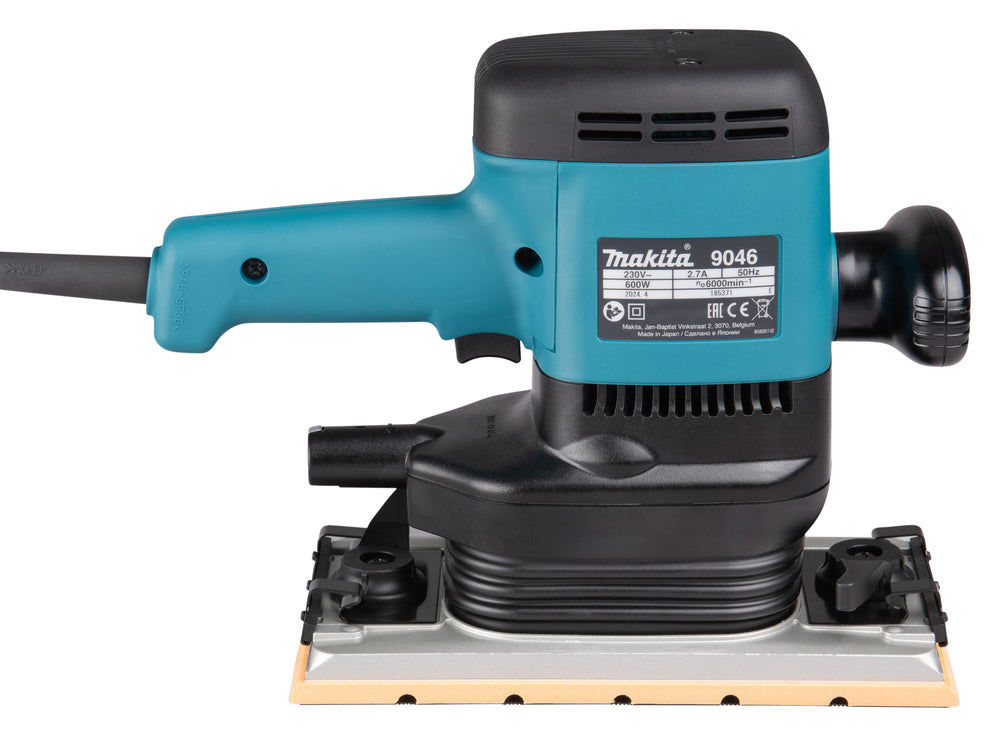 Makita Schwingschleifer | 600 W Motor & 115 x 229 mm Schleifplatte - 9046J