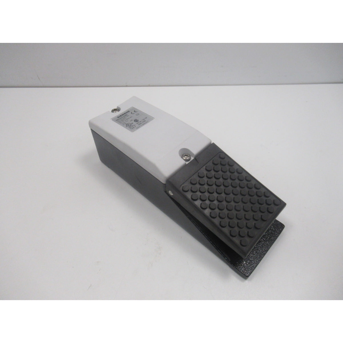 Metallkraft Fußschalter AKM 200 / AC-15 16A/400V AC SIEMENS 3SE2 902-0AB20 - Art. 03817000FP
