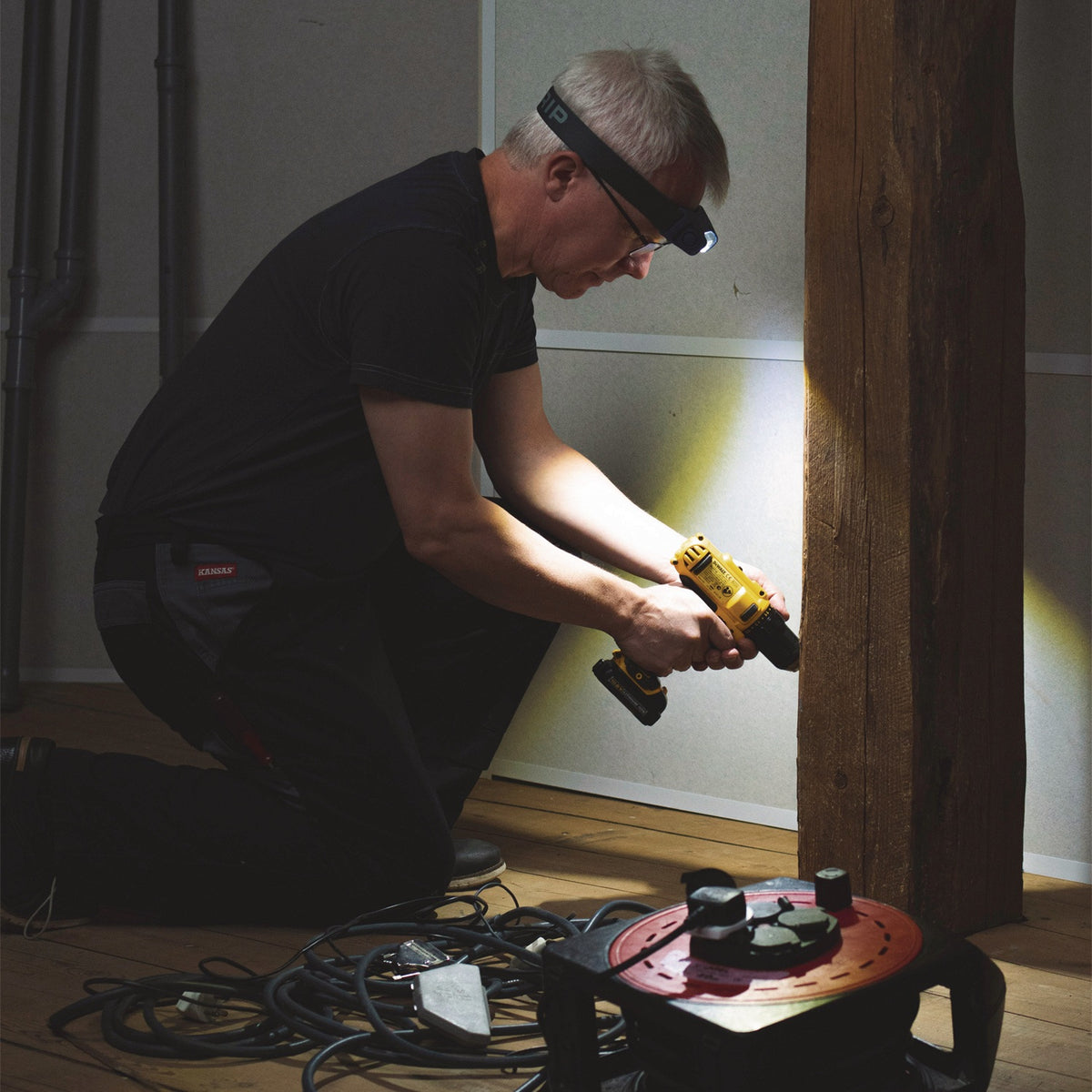SCANGRIP LED-Kopfleuchte I-VIEW 3,8 V 1600 mAh Li-ion mit 400 Lumen und Sensormodus