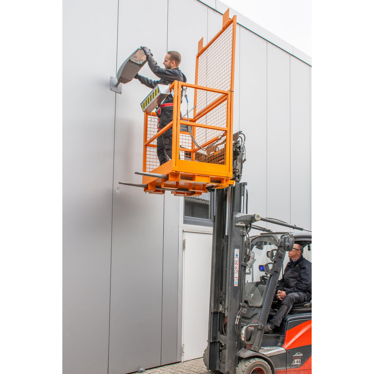 BAUER Südlohn Arbeitsbühne Typ MB-II RAL 2000 Gelborange - Art.-Nr. 4427-39-0000-1