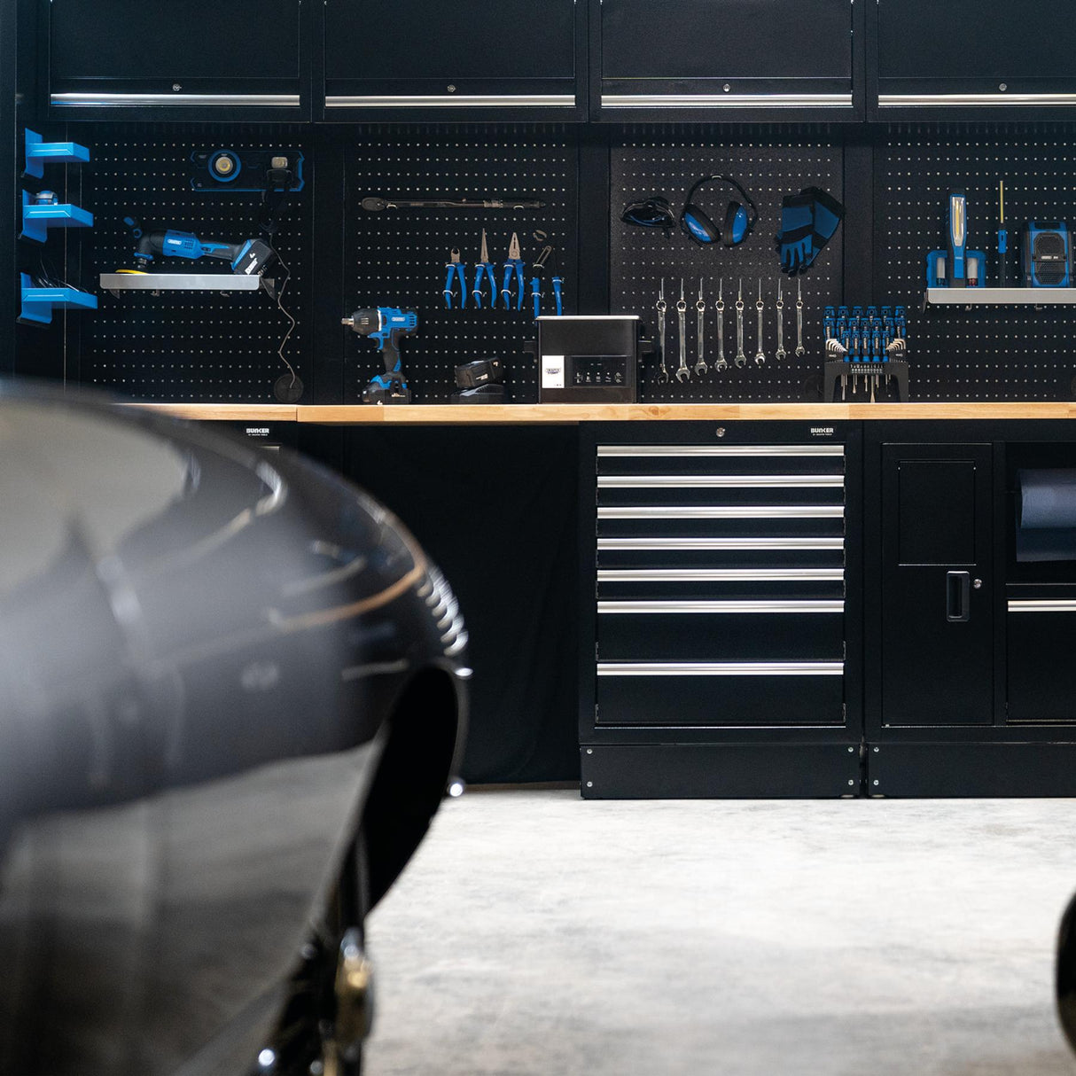 BUNKER 4915 mm Modulare Werkstatteinrichtung Werkbank mit Edelstahl-Spüle und Hartholz-Arbeitsplatte - 25-teilig - D04389