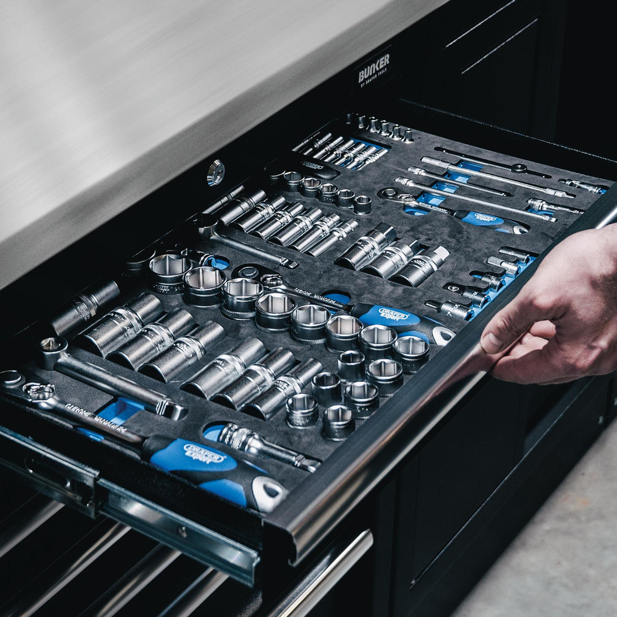 BUNKER 4915mm Modulare Werkstatteinrichtung Werkbank mit Edelstahl-Spüle und Edelstahl-Arbeitsplatte - 25-teilig - D04391