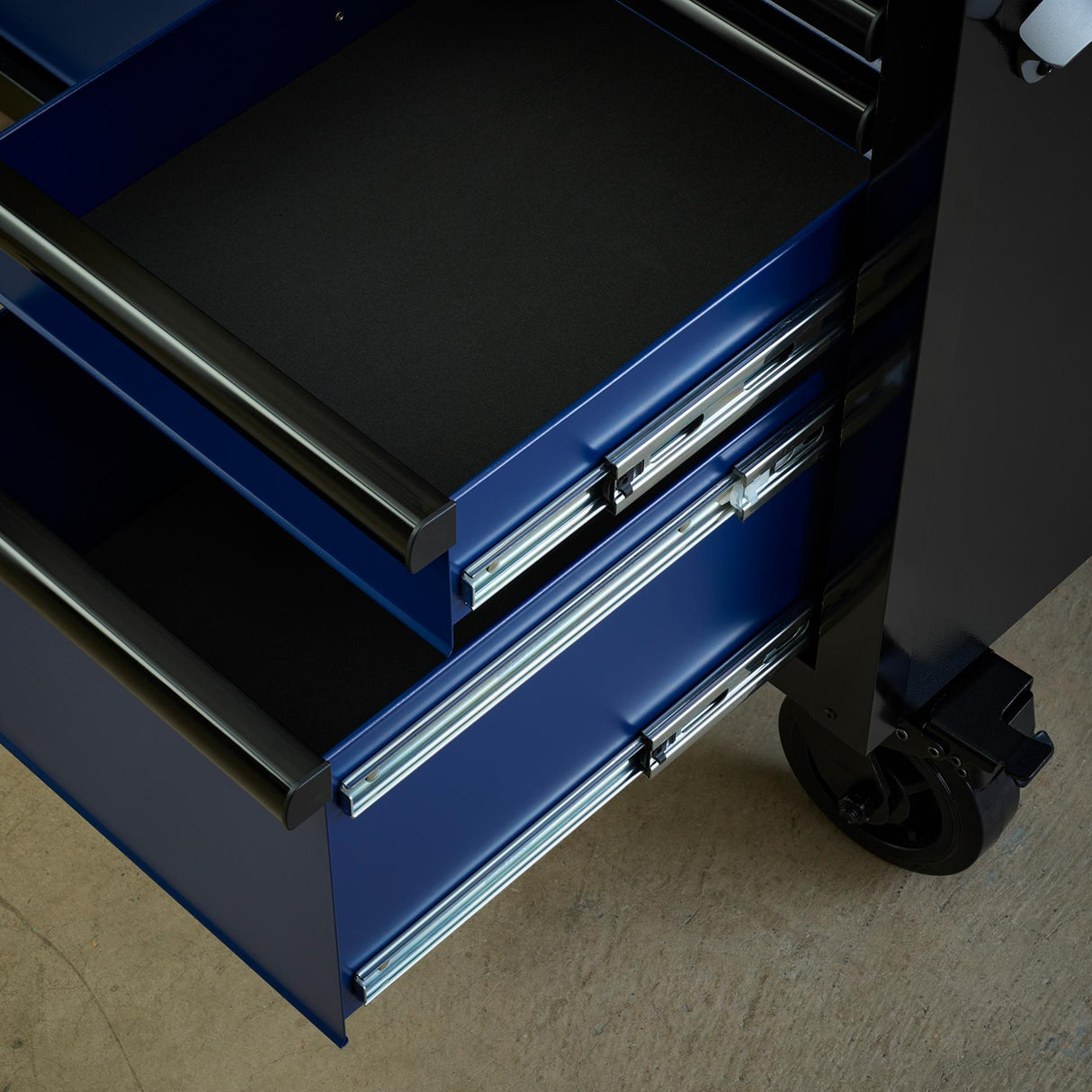 BUNKER Profi Werkbank mit Rollen 61 Zoll, 155 cm - Blau - Werkbank mit Schubladen - 15 Schubladen - D10747