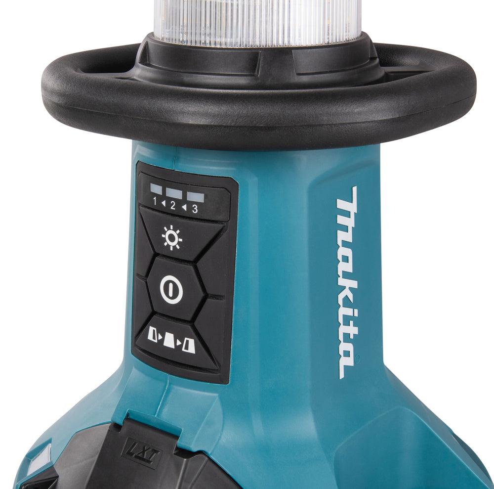 Makita LED-Flächenbeleuchtung 18V | 1.500–5.500 lm, 360° Licht & Hybridbetrieb - DEADML810