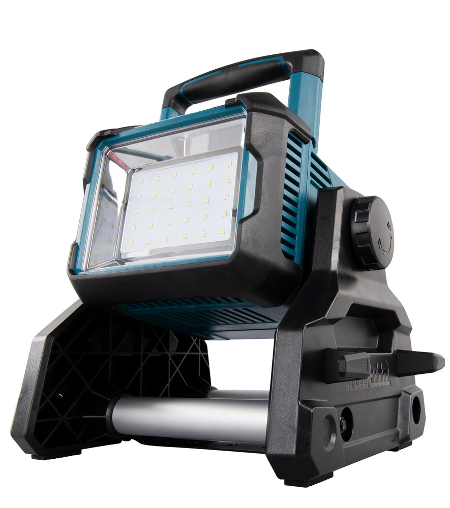 Makita LED-Akku-Baustrahler 18V | 750–3.000 lm, Hybridbetrieb & bis zu 13 Std. Laufzeit - DEADML811