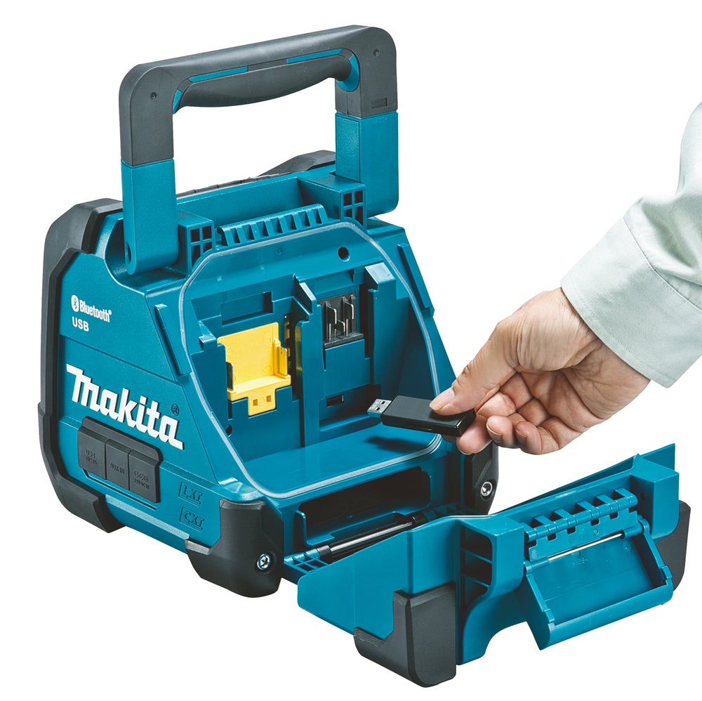 Makita Bluetooth-Lautsprecher – IP64, Display, Akku-/Netzbetrieb, USB & AUX - DMR202