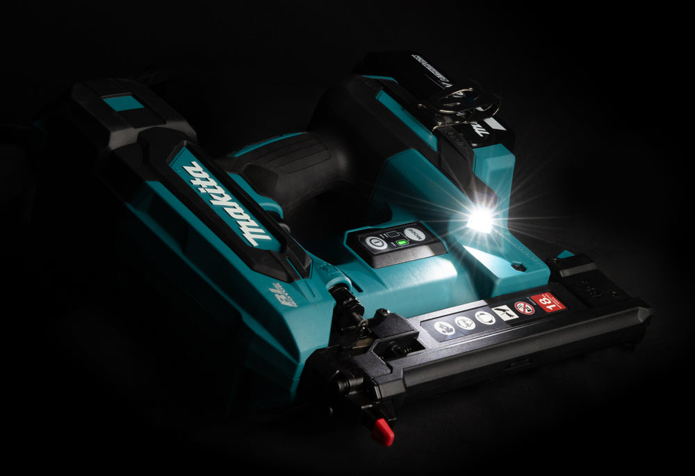 Makita DST630 Akku-Tacker – 18 V, pneumatischer Schlagmechanismus, 18 Ga Klammern bis 38 mm - DST630Z