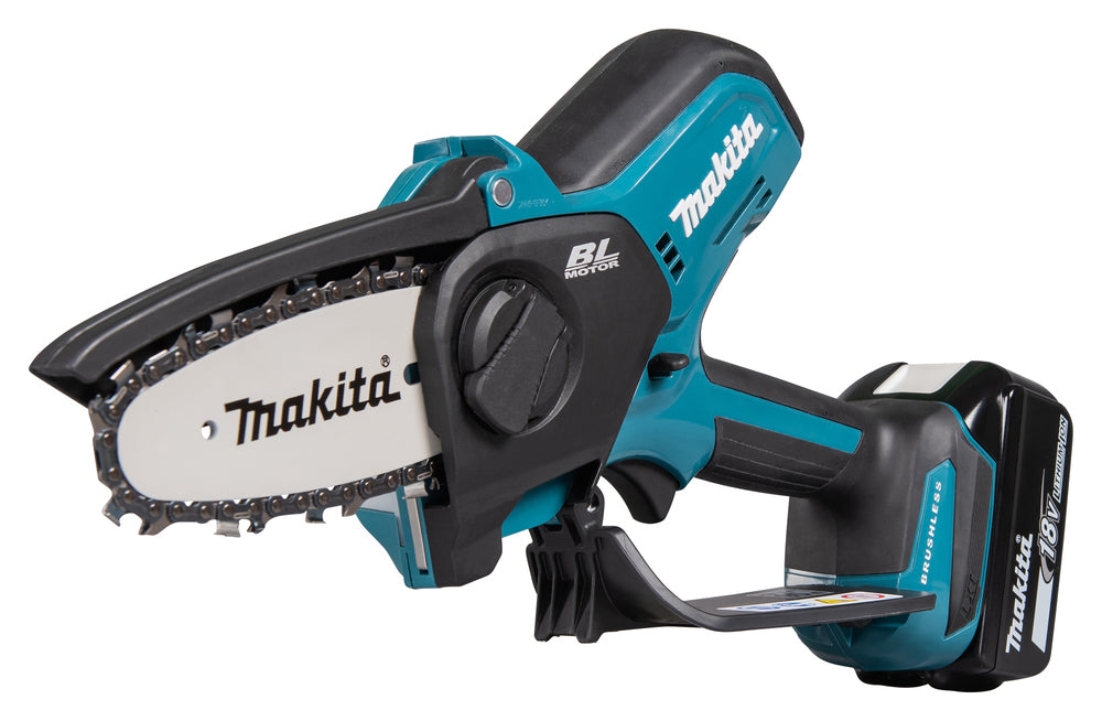 Makita Akku-Astsäge – kompakt, bürstenlos & werkzeuglose Kettenspannung - DUC101RF01