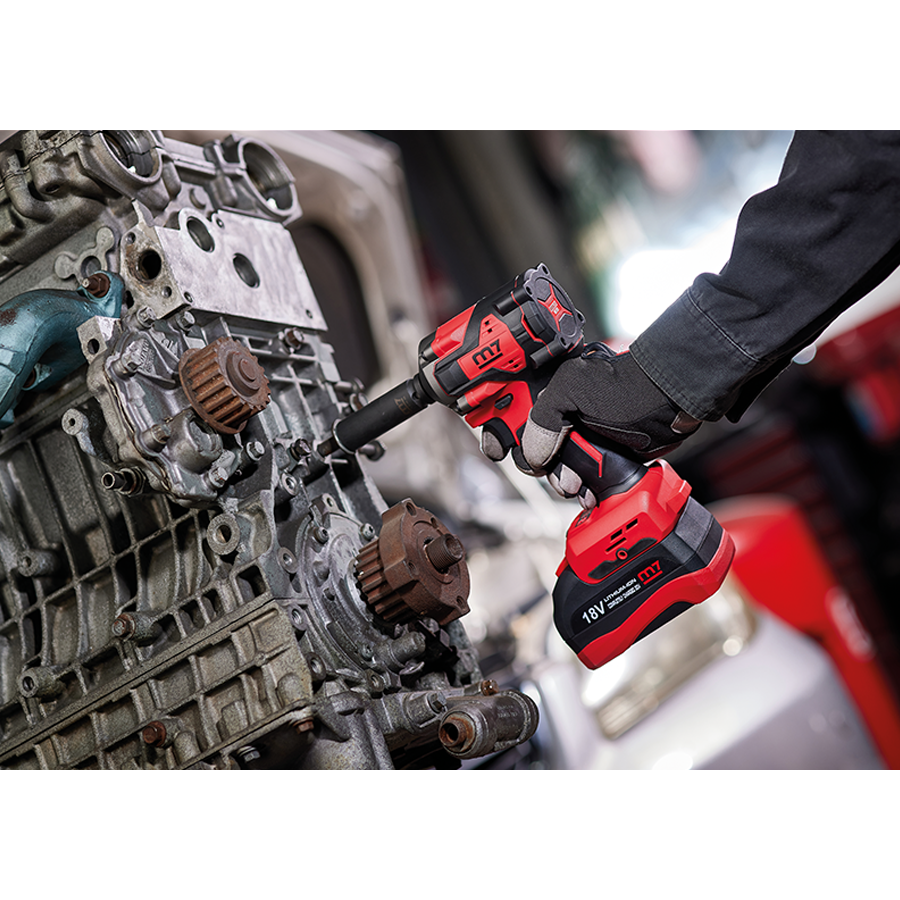 M7 Power-Werkzeuge - 1/2" Akku-Schlagschrauber 18V 5Ah 900Nm mit Ladegerät + 2 Akku DW404A