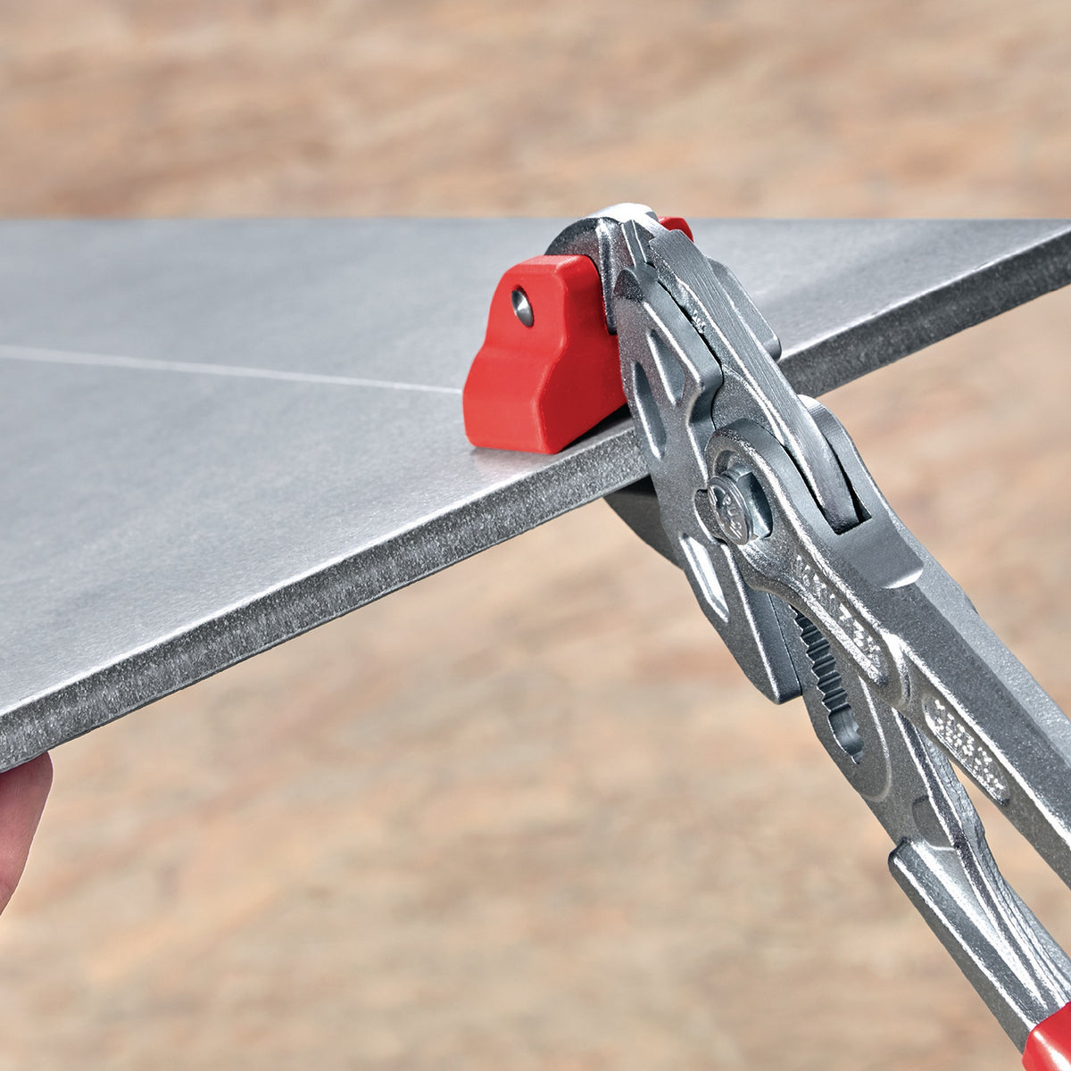 KNIPEX Fliesenlochzange 250 mm aus Chrom-Vanadium-Stahl mit Kunststoffüberzug
