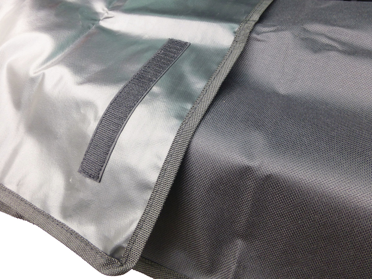 HP AUTOZUBEHÖR Kofferraummatte PES schwarz 105x143 cm mit Ladekantenschutz und 30 cm Seitenhöhe