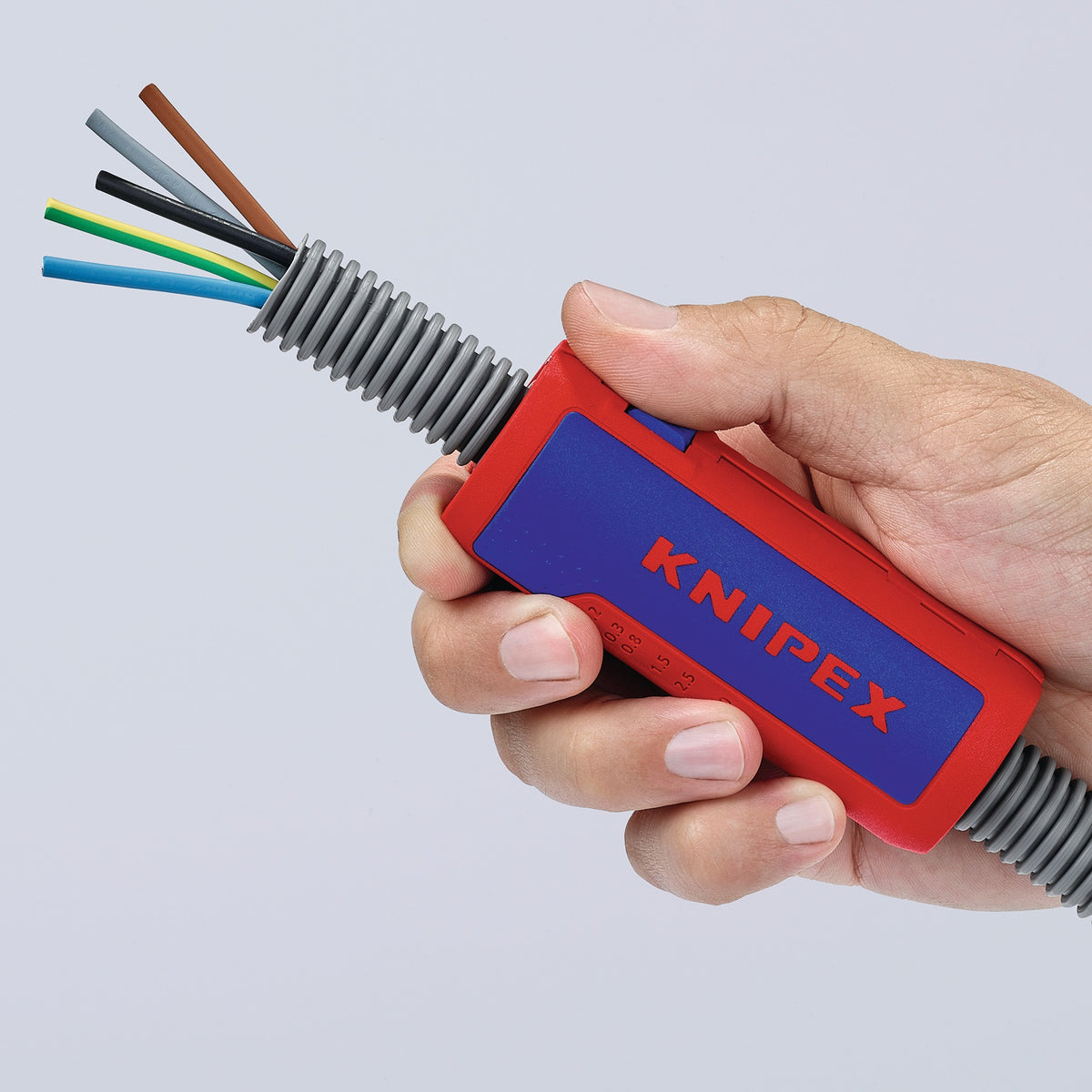 KNIPEX Abmantelungswerkzeug TwistCut 100 mm für Wellrohre und Litzen 0,2–4 mm²