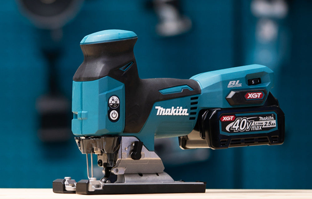Makita Akku-Pendelhubstichsäge – kompakt, mit Doppel-LED & bürstenlosem Motor - JV001GD101