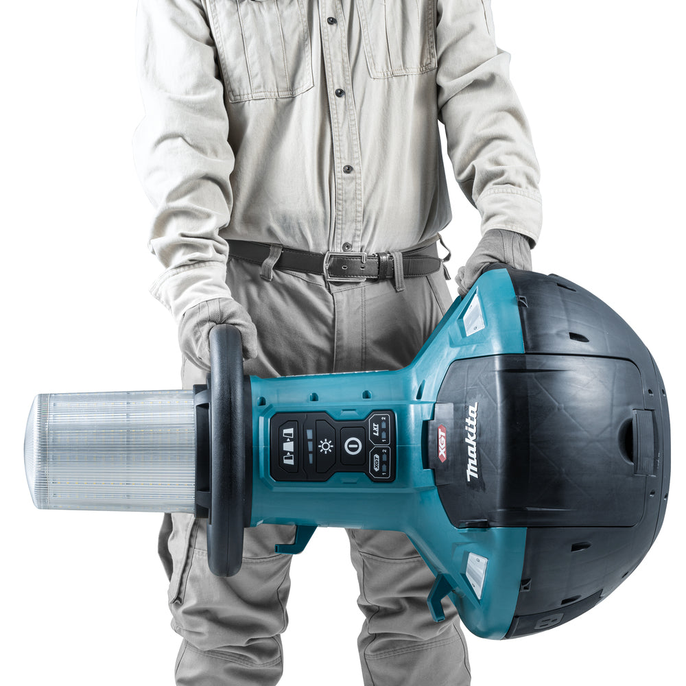 Makita LED-Flächenbeleuchtung – 5.500 Lumen, 3 Helligkeitsstufen & 360° Abstrahlung (XGT 40V max.) - ML010G