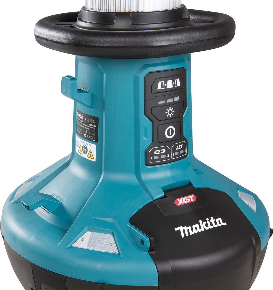 Makita LED-Flächenbeleuchtung – 5.500 Lumen, 3 Helligkeitsstufen & 360° Abstrahlung (XGT 40V max.) - ML010G