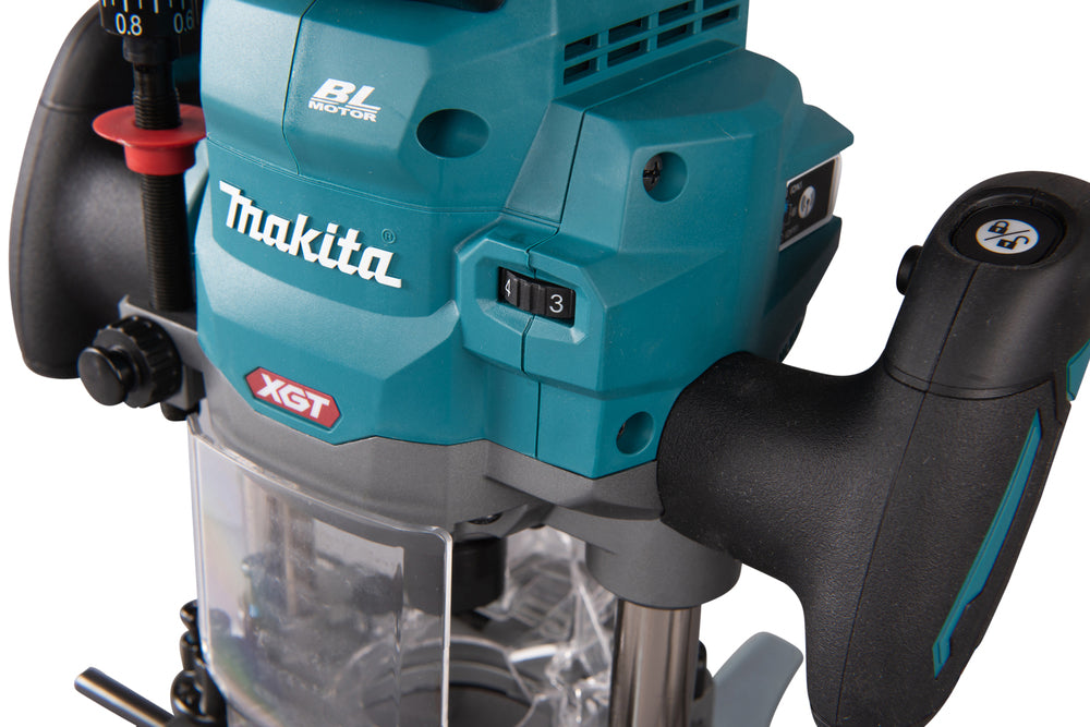 Makita Akku-Oberfräse 40V max – Power wie 1.700 W mit 60 mm Hub - RP001GZ