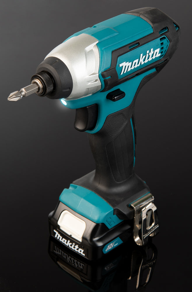 Makita Akku-Schlagschrauber – 110 Nm Drehmoment, kompakt, LED & 1/4" Schnellbefestigung - TD110DSMJ