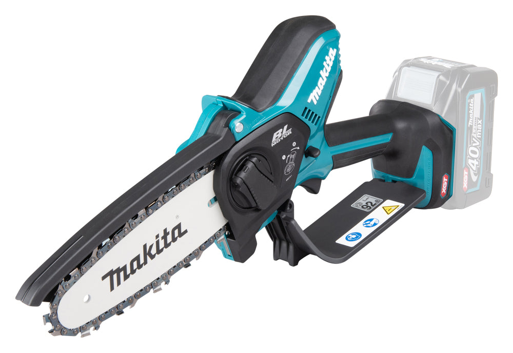 Makita Akku-Astsäge – leicht, ergonomisch & werkzeugloser Kettenwechsel - UC029GZ