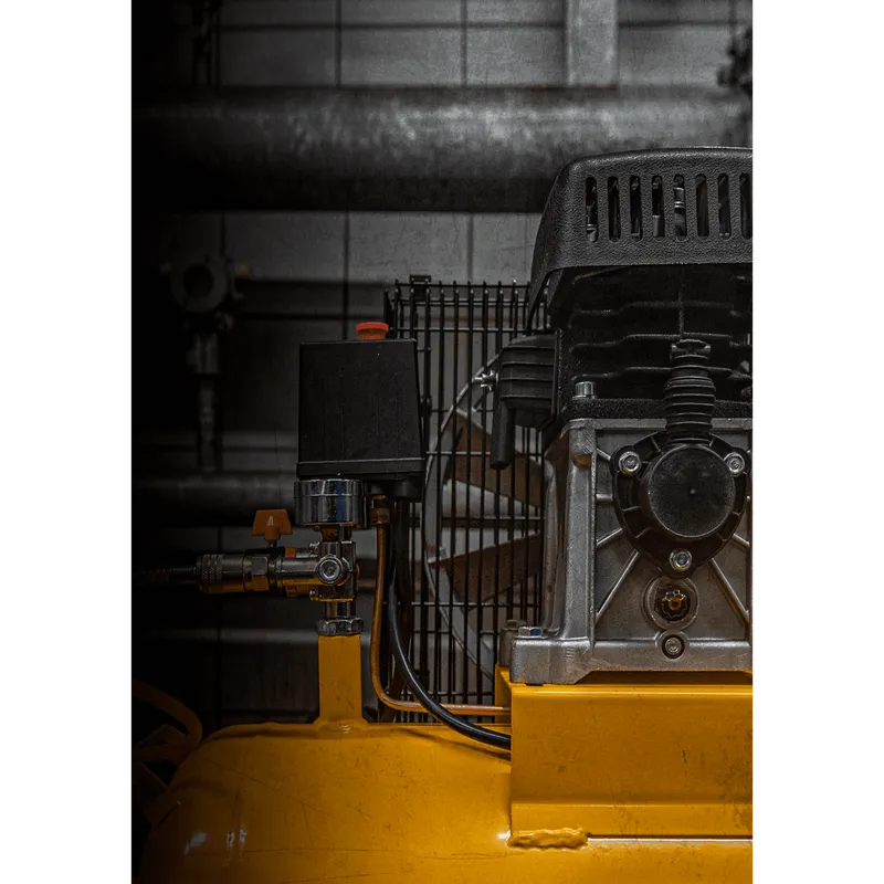 VITO 100 Liter Kompressor mit Riemenantrieb 100 L - 8 bar (12 max) / 2,5 PS