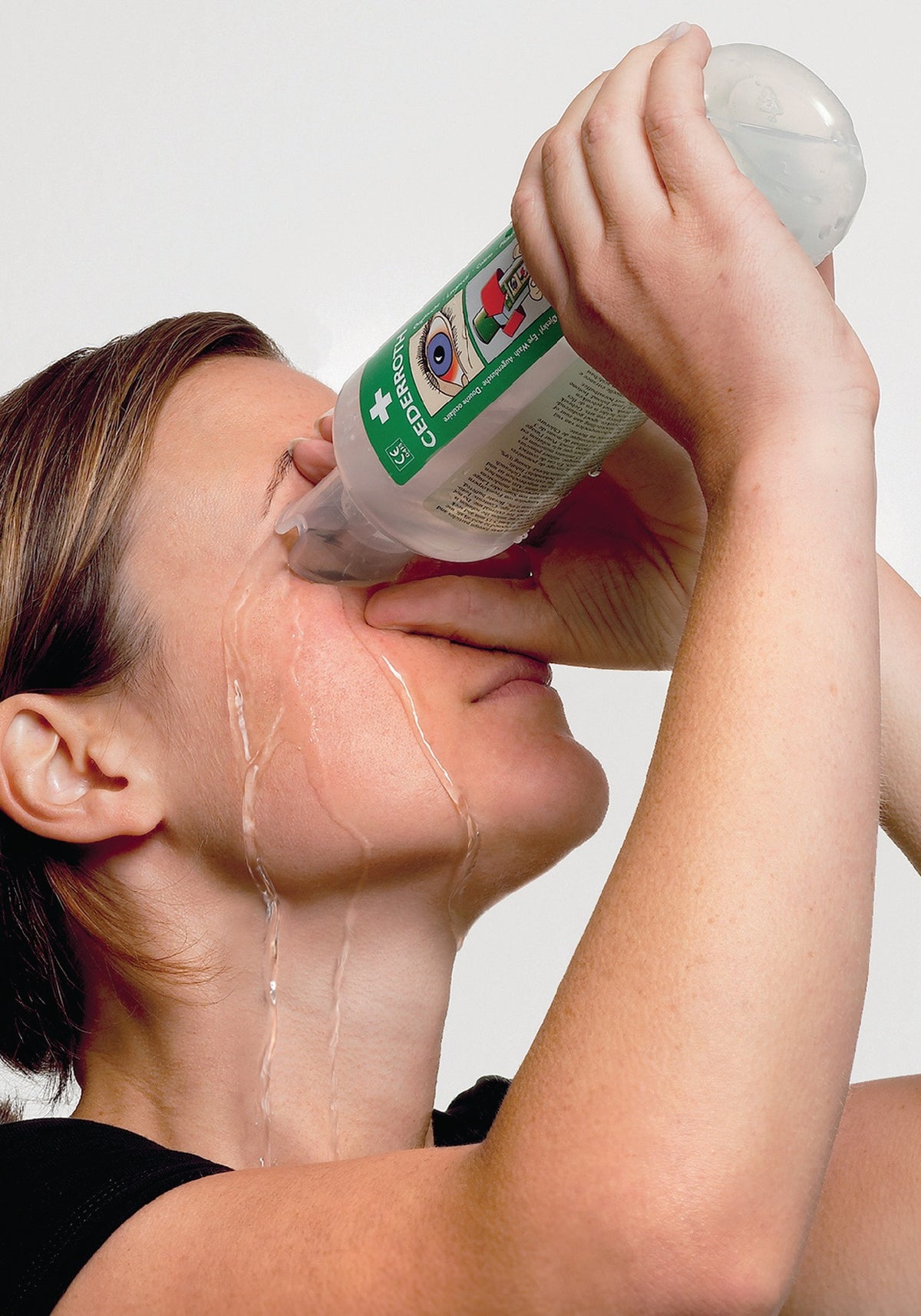CEDERROTH Augenspülflasche 2 x 0,5 l – DIN EN 15154-4, sterile isotonische Spüllösung