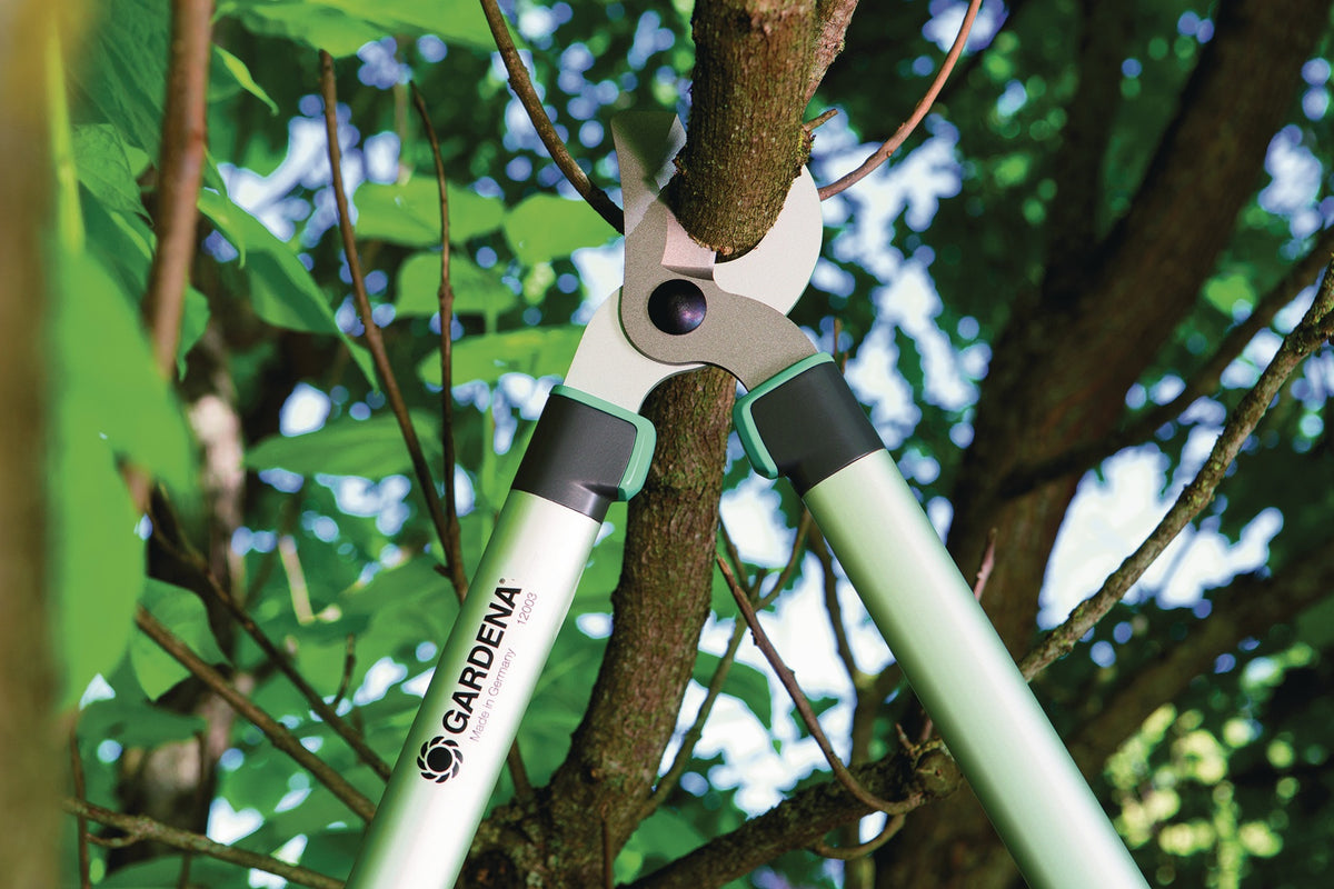 GARDENA Astschere EasyCut 680 B – 69 cm, 1035 g, ergonomische Leichtbau-Astschere