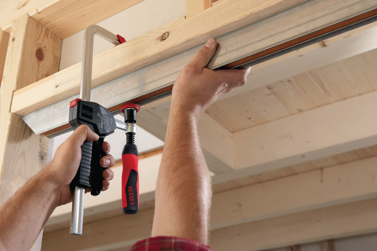 BESSEY Einhandzwinge EHZ30-2K | 300 mm Spannweite, 100 mm Ausladung, 3500 N Spannkraft